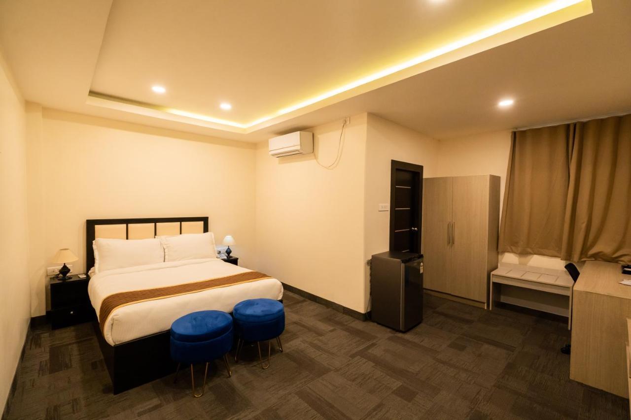 Royale Lalawi Hotel Aizawl Exterior photo